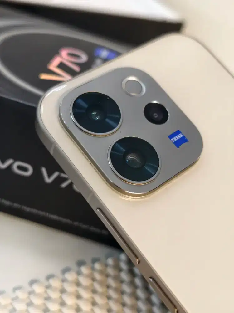 Vivo V70 5G 12/256 SECOND ori resmi Maret 2027