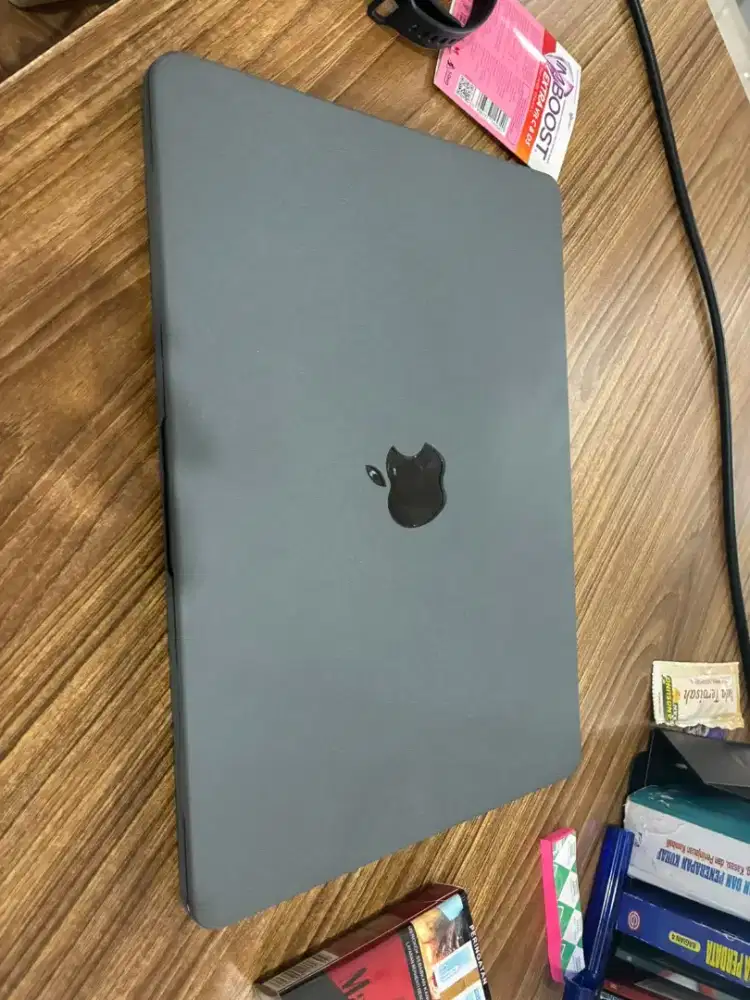Macbook Air 13 M4 - 256 GB ; Garansi 02-27