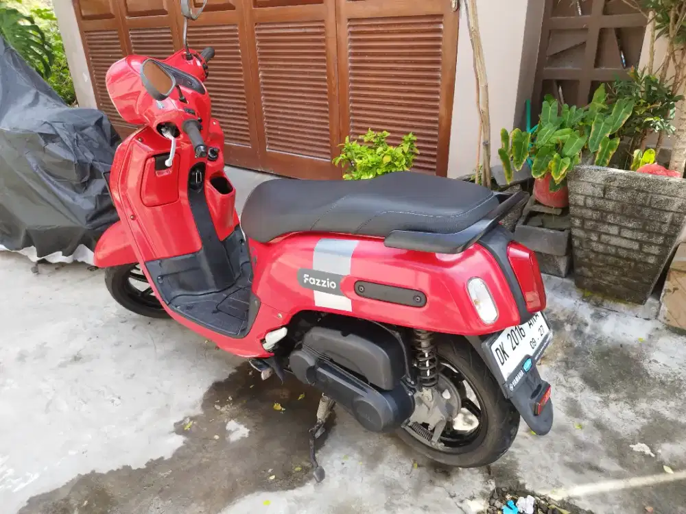 Yamaha Fazzio warna merah tahun 2022
