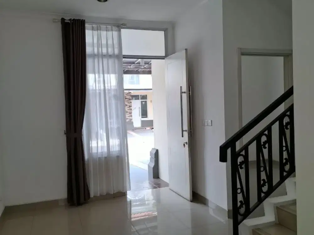 DISEWAKAN Rumah Cluster 2 Lantai yang Siap Huni, Rapi dan Bersih serta Strategis di Cluster La Seine, Jakarta Garden City, Cakung
