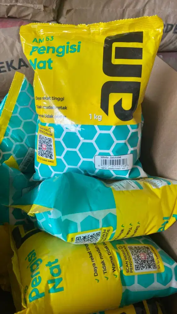 AM 153 Pengisi nat keramik