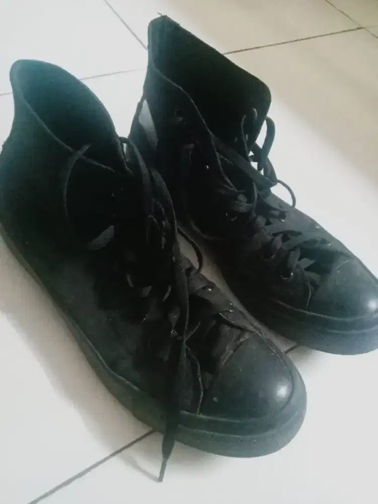 Sepatu vantela size 44