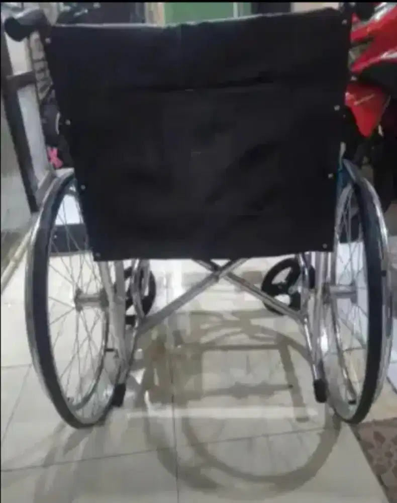 Dijual kursi roda bekas merk onemed