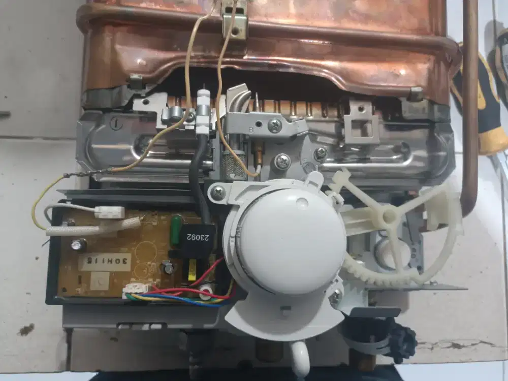 Jasa perbaikan water heater dan poma