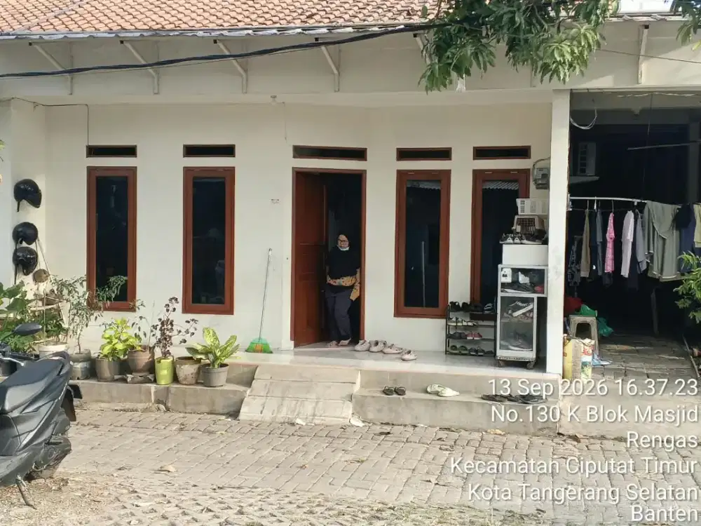 Di kontrakan bidang rumah tahunan daerah Bintaro