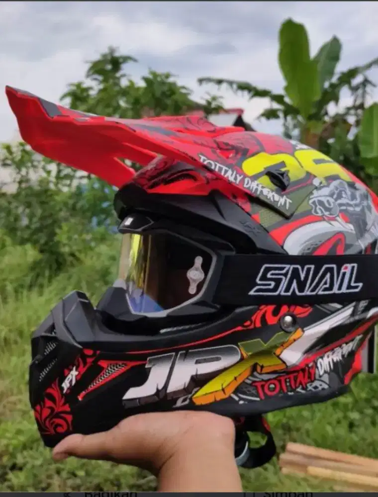 Helm jpx helem cross