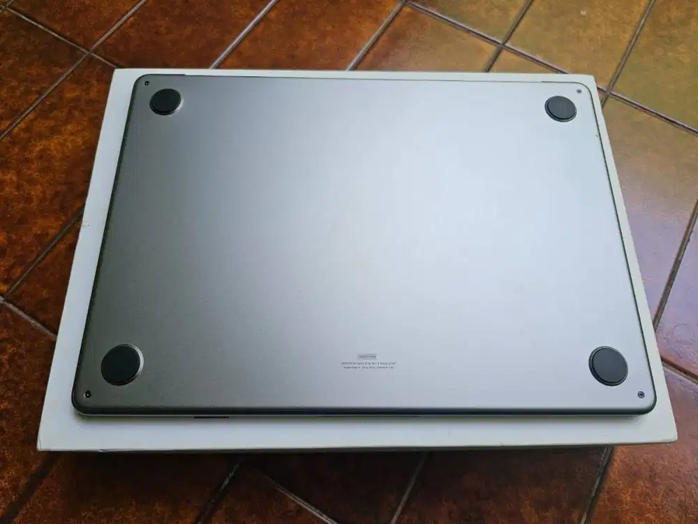 Beli MacBook Pro Bekas Kondisi Normal