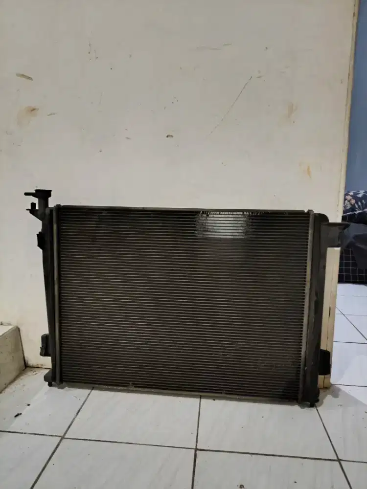 DIJUAL RADIATOR ASSY BEKAS  KIA SPORTAGE 2012 KODE 253102S650 ORIGINAL