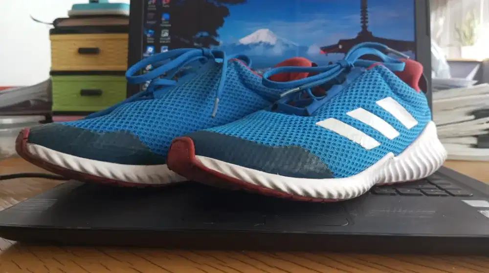Sepatu Sneaker Adidas original