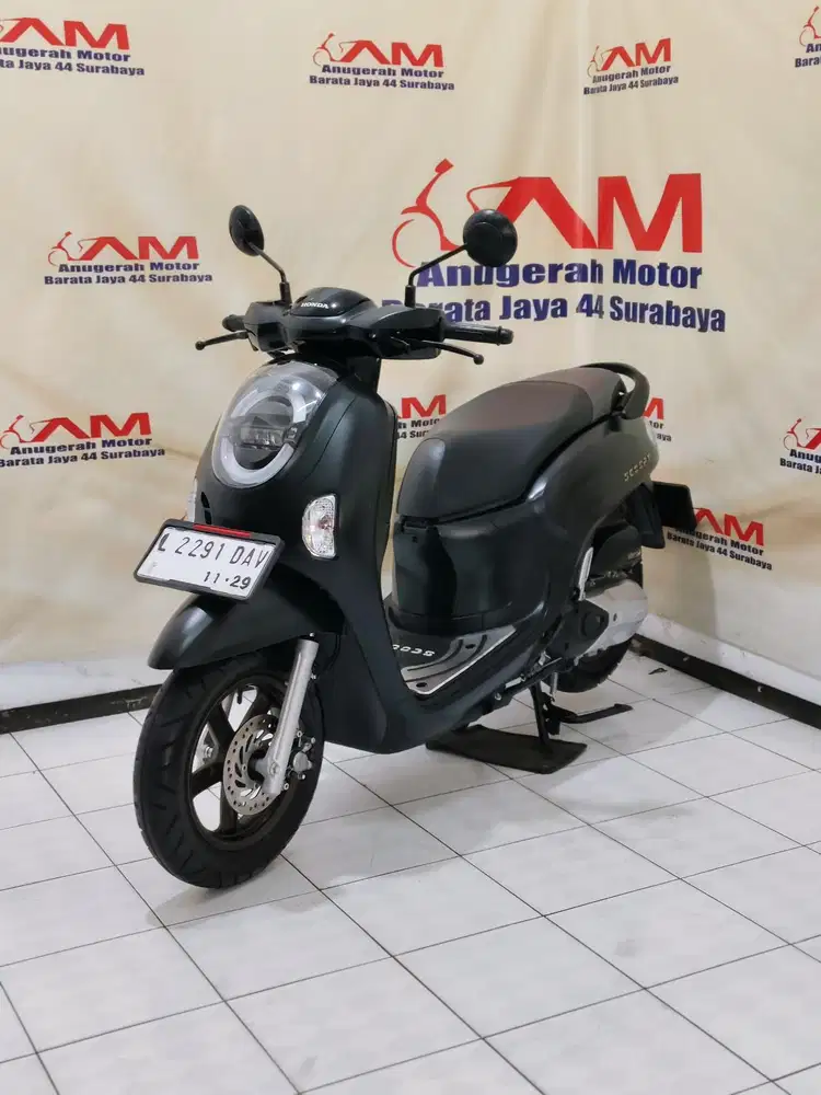 Tersedia Honda New Scoopy Prestige Tahun 2024 warna Hitam Doff