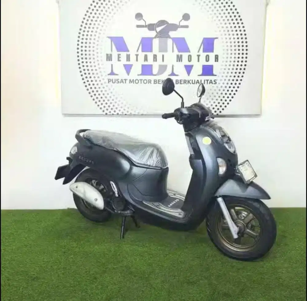 SCOOPY PRESTIGE 2025 LIKE NEW SYARAT KK KTP, PAJAK ON!!! SS LENGKAP