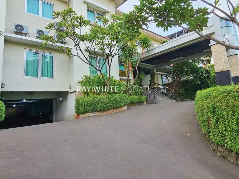Hotel Zona Komersial K-2 di Cilandak Harga NJOP! Cocok Untuk Investasi