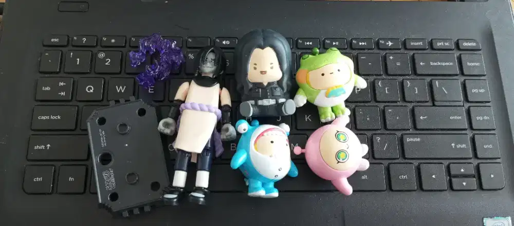 Mainan action figure anime
