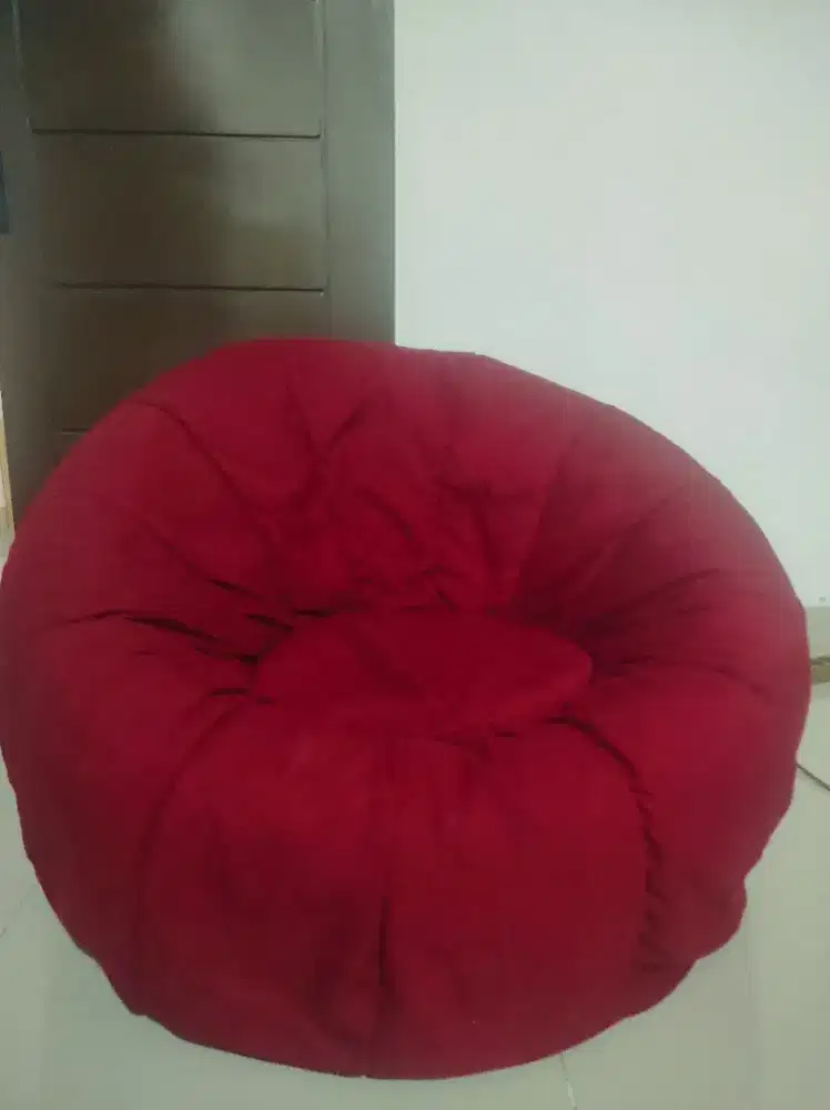 Kursi santai merah