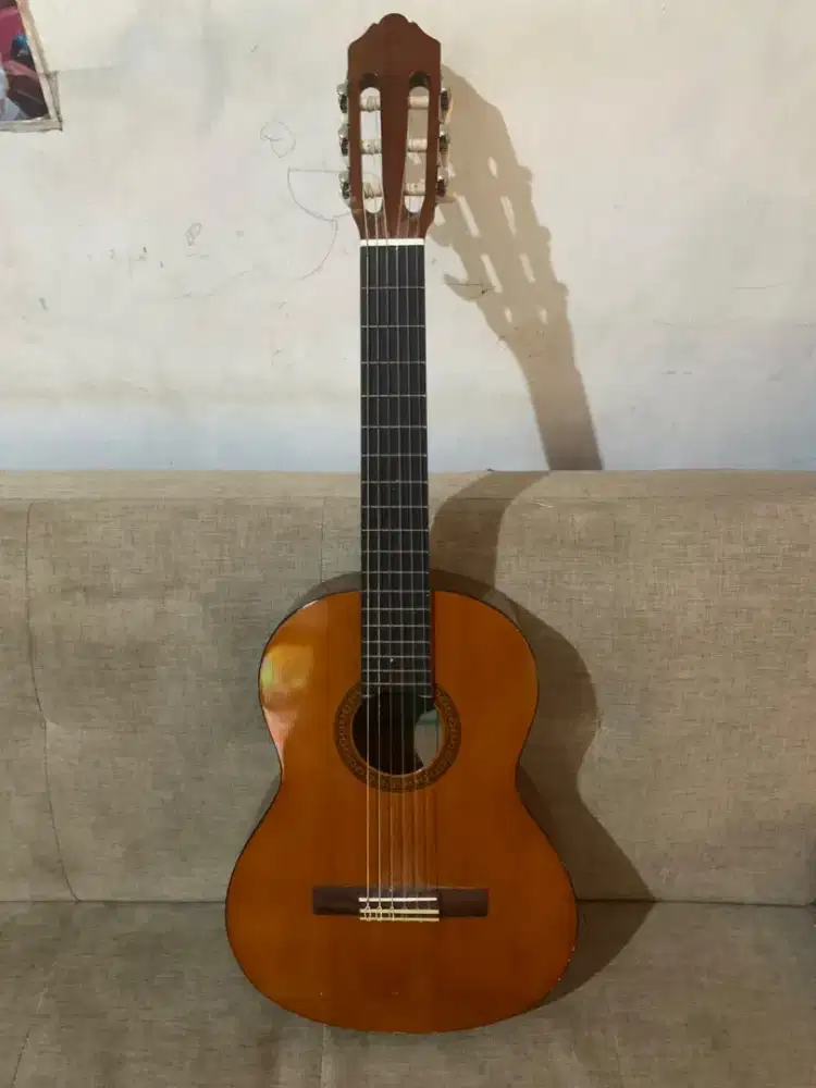 Gitar YAMAHA CGS102A