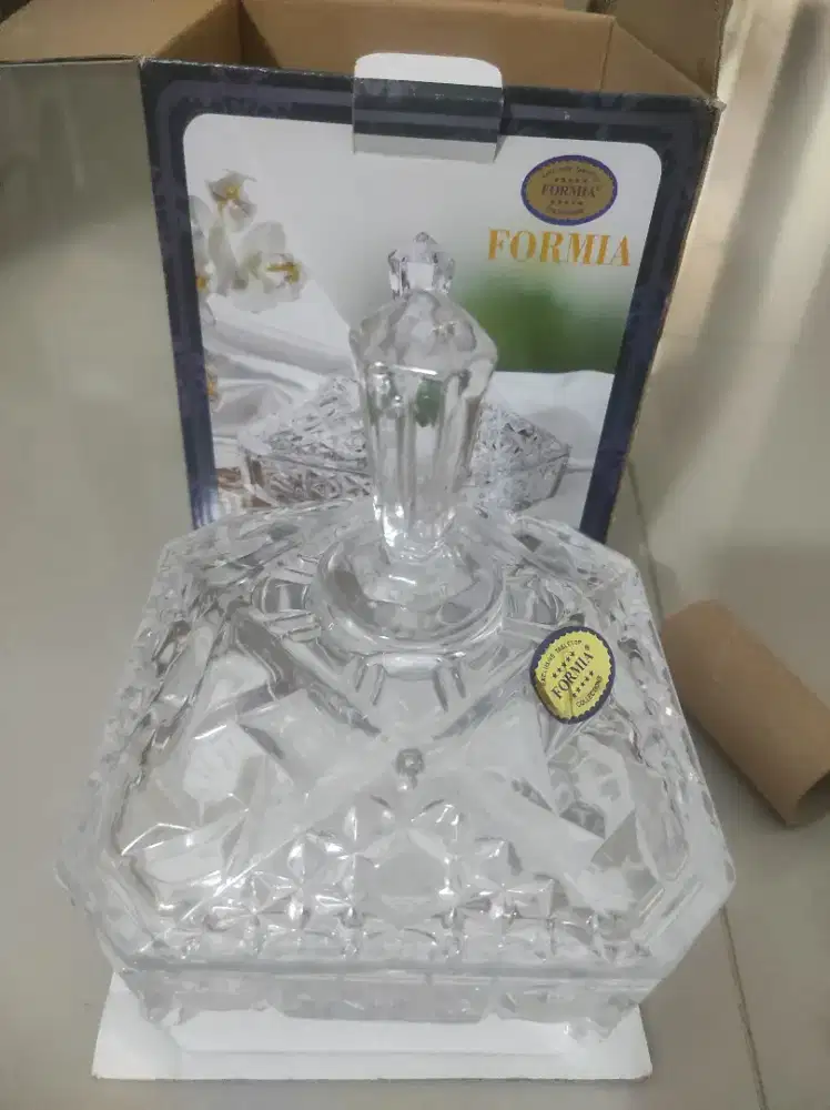 Tempat kue kaca