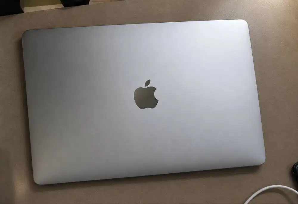 Mac Book Air 2018 RAM 16 GB / Storage 1.5 TB Intel i5 Mulus Murah