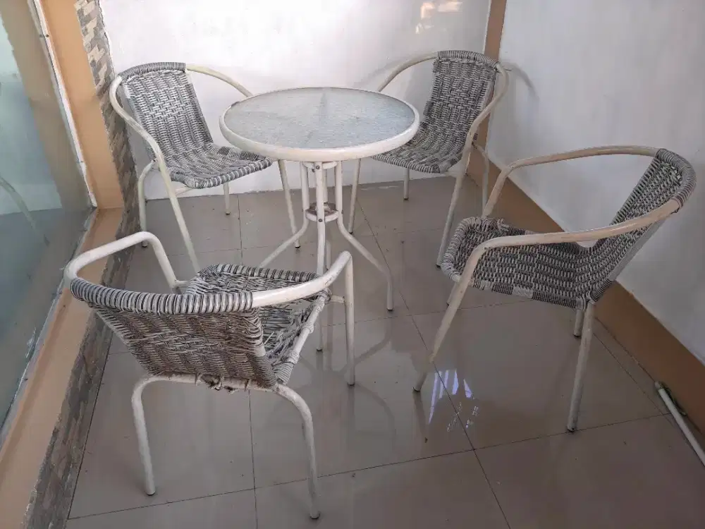 Meja kursi teras minimalis
