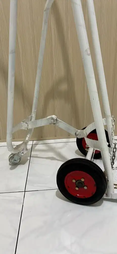 Trolley Tabung Oksigen Besar 6 m³ – Troli Besi Roda 3 Bekas