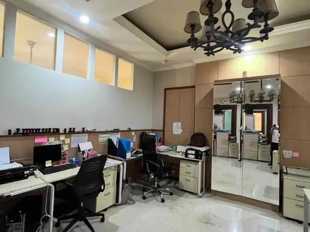 Dijual Rumah sultan Klasik tropis slipi jakarta barat