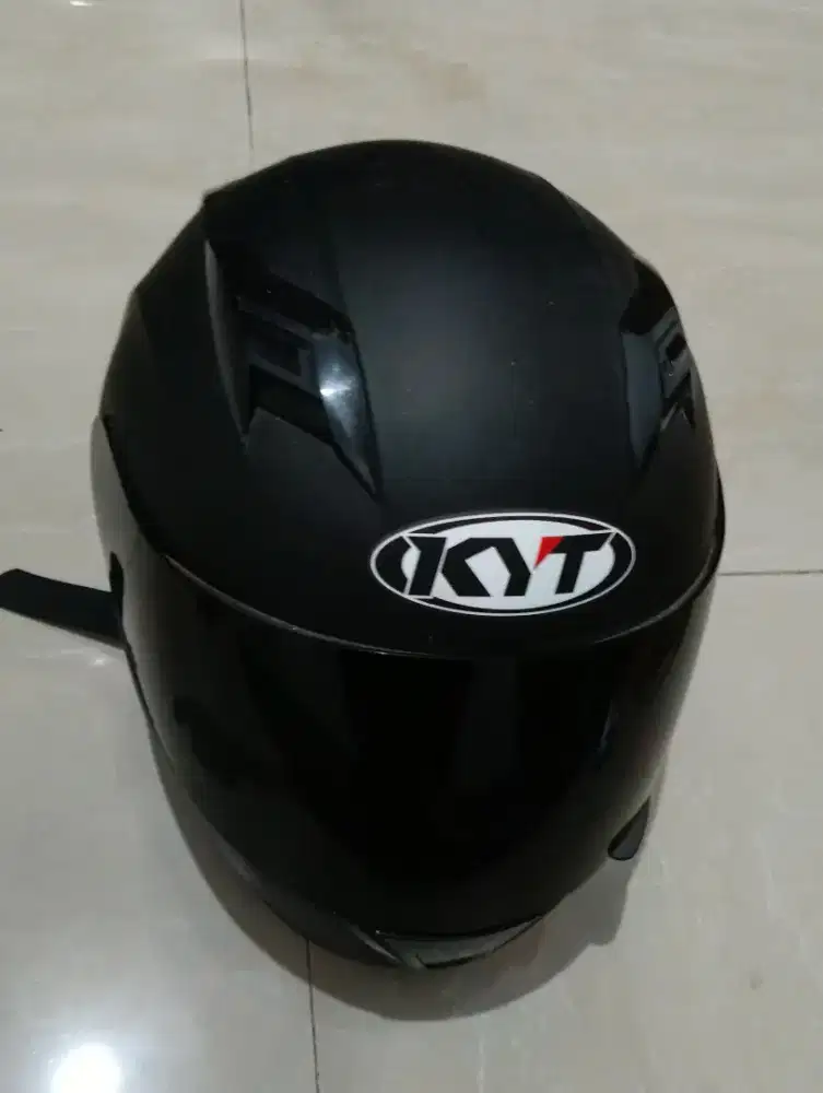 Helm kyt hitam Xl