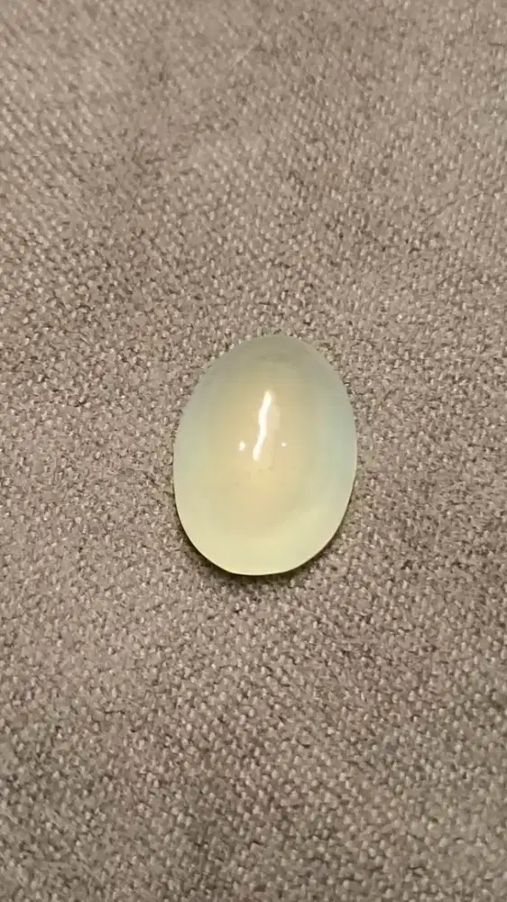 Batu Natural Giok Burma Type-A Crystal Dim 10.65mm BerCertificate