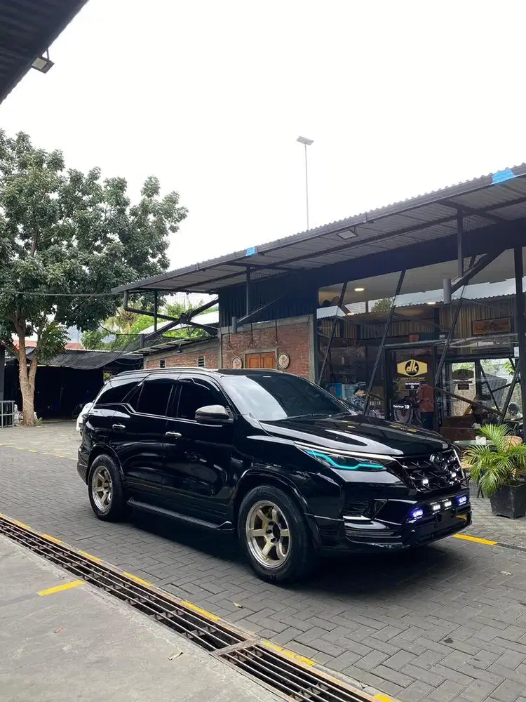 Fortuner TRD 2021 Hitam FULL Modif
