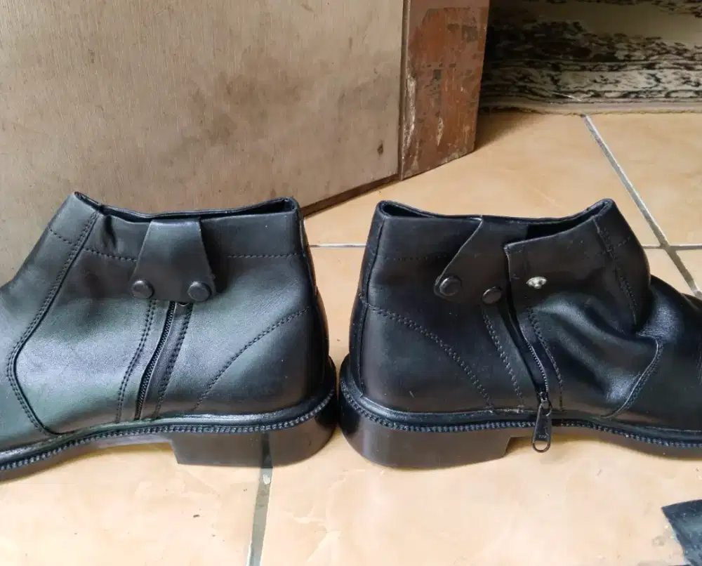 Sepatu  PDL. No.43 &44. Rp.150.000