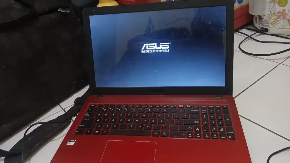 ASUS X540YA AMD E1-7010 RAM 2 GB+SSD 128 GB