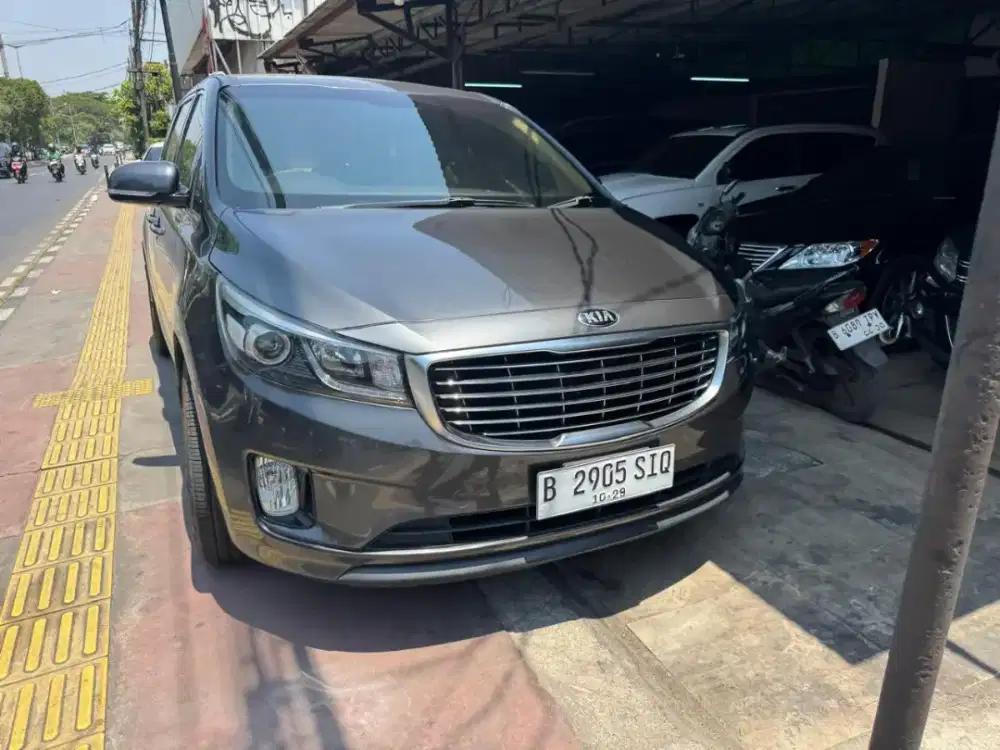 KIA grand sedona th 2017 AT ultimate type tertinggi