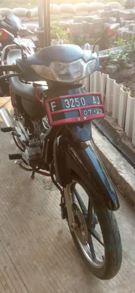 Suzuki smash th 2004 surat2 lengkap pajak mati 3 th.