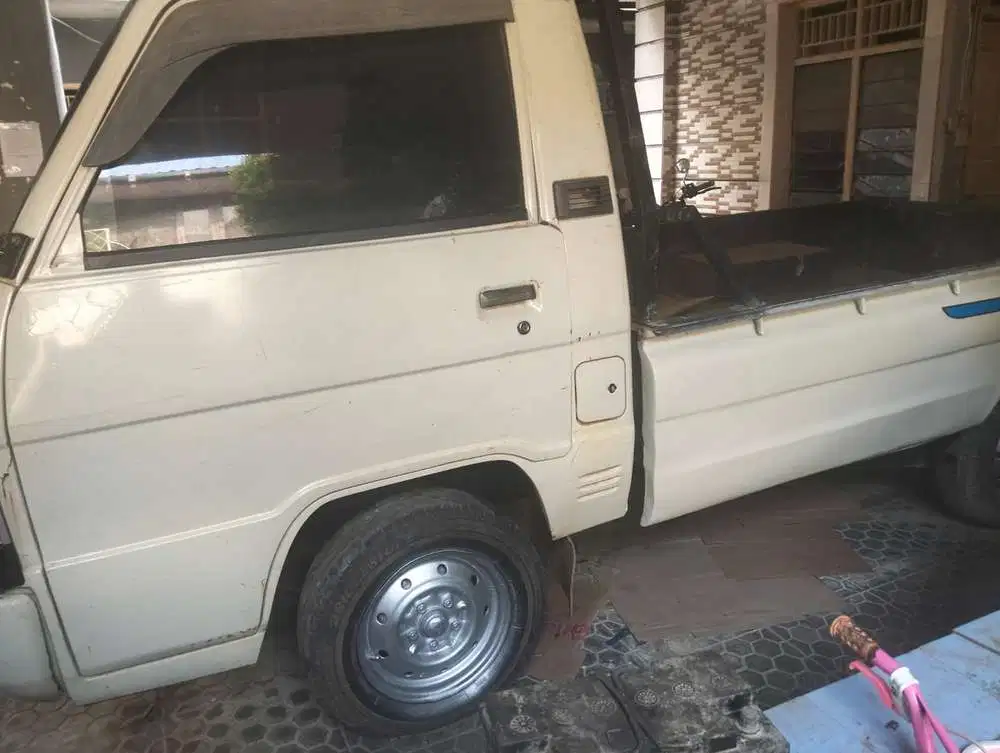 Mitsubishi L300 1982 Bensin