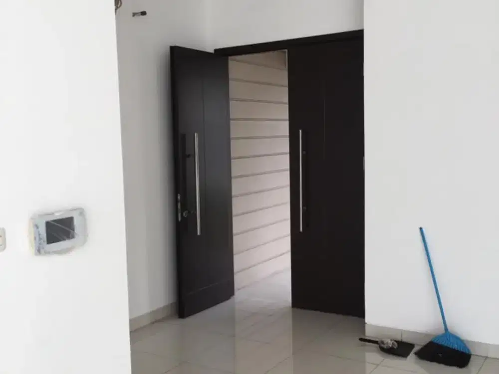 Rumah Premium Siap Huni Di Palm Spring JGC – LT 240 m², 4+1 KT, Carport 2 Mobil