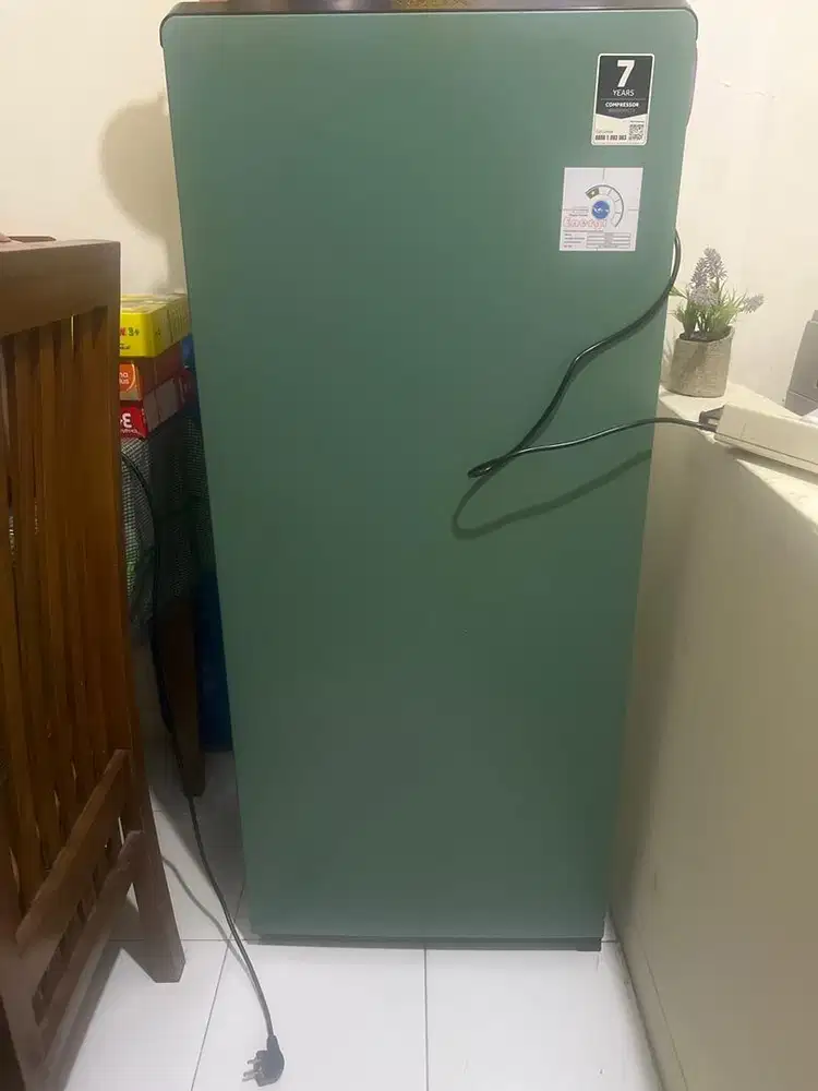 dijual cepat kulkas AQUA