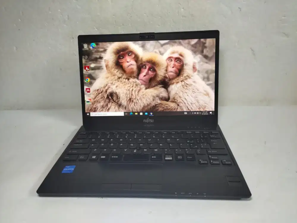 B1501 Fujitsu FMVC07007 cpu3865U Ram 4GB ssd 128GB layar FHD