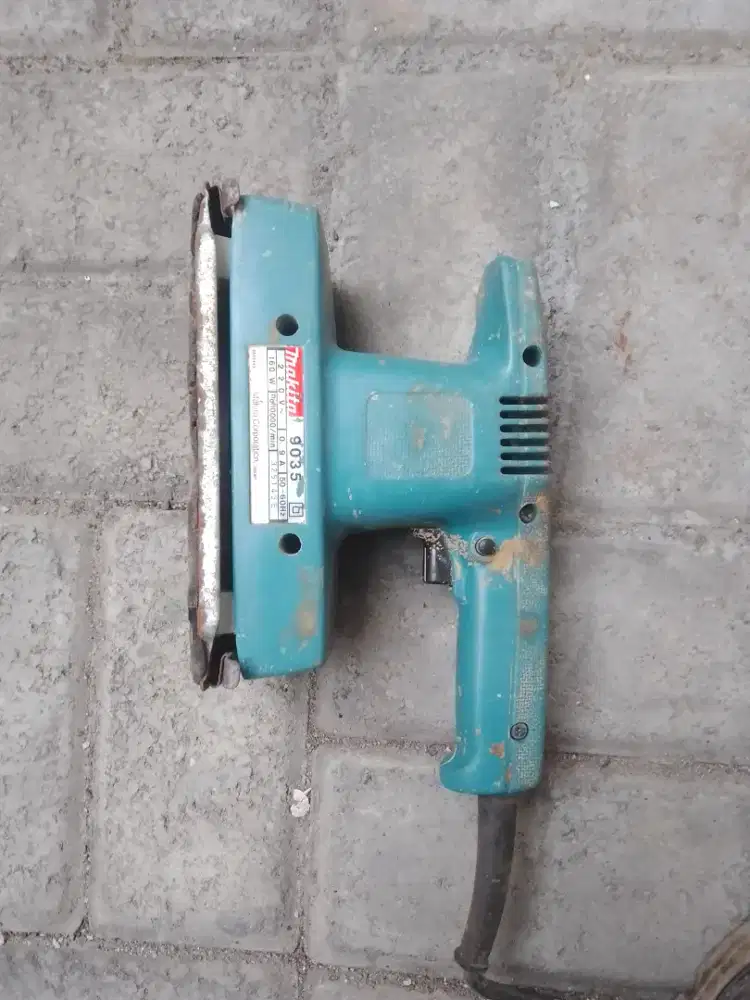 Mesin amplas Makita