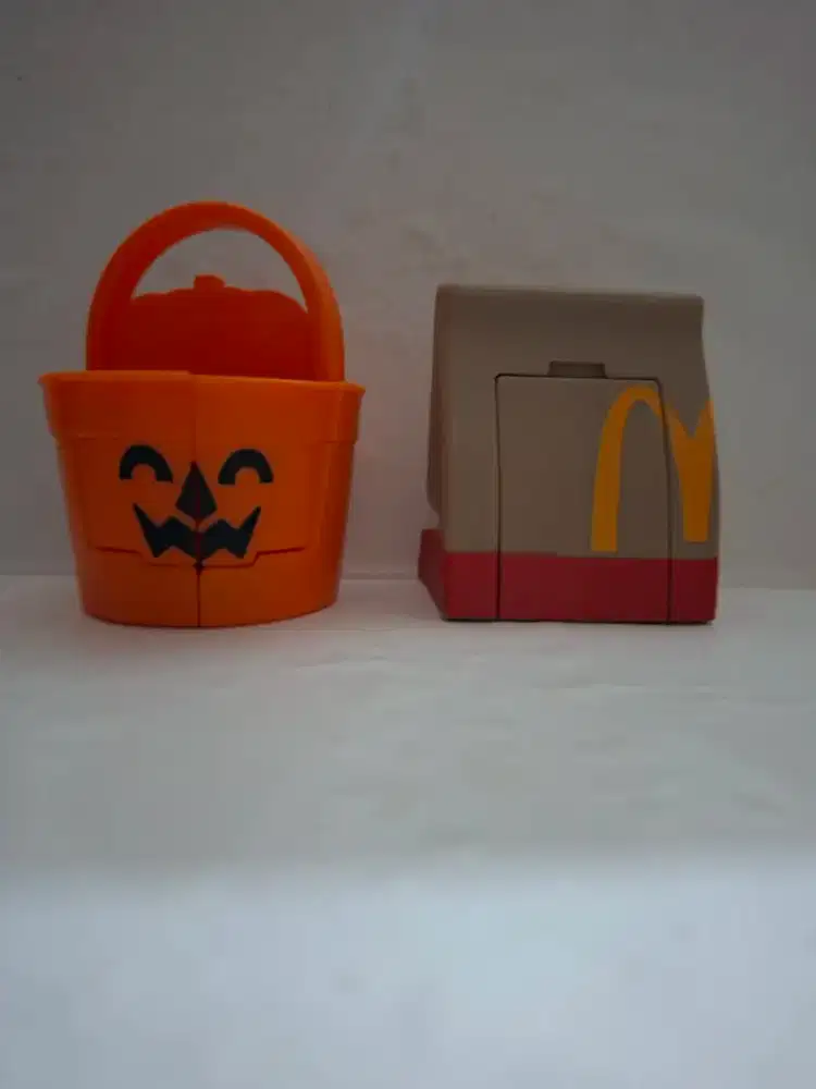 LIMITED EDITION: Mainan Happy Meal McDonald's USA (2 pcs)