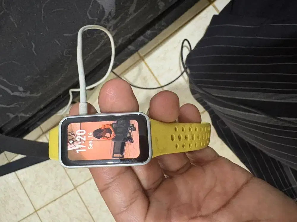 Huawei Band 9 yello