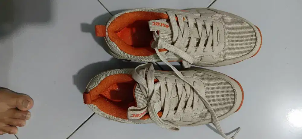sepatu wanita size 37