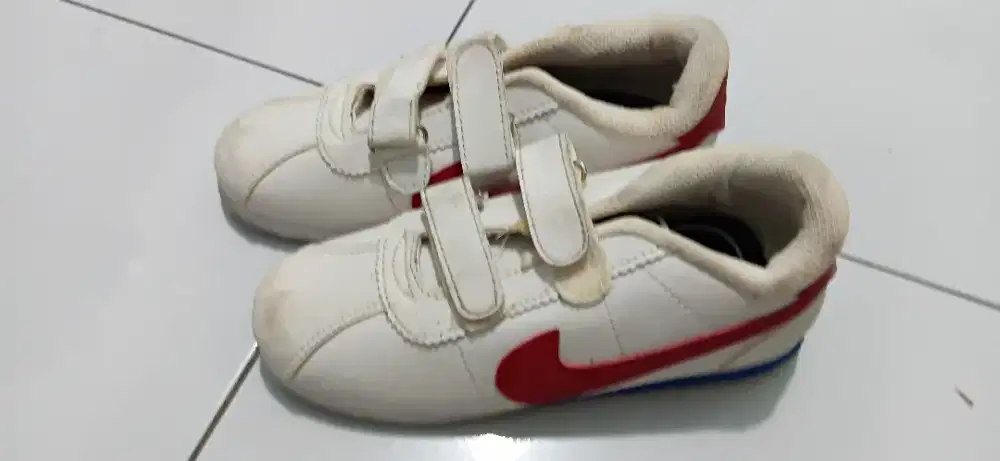 sepatu anak kondisi bagus size 33