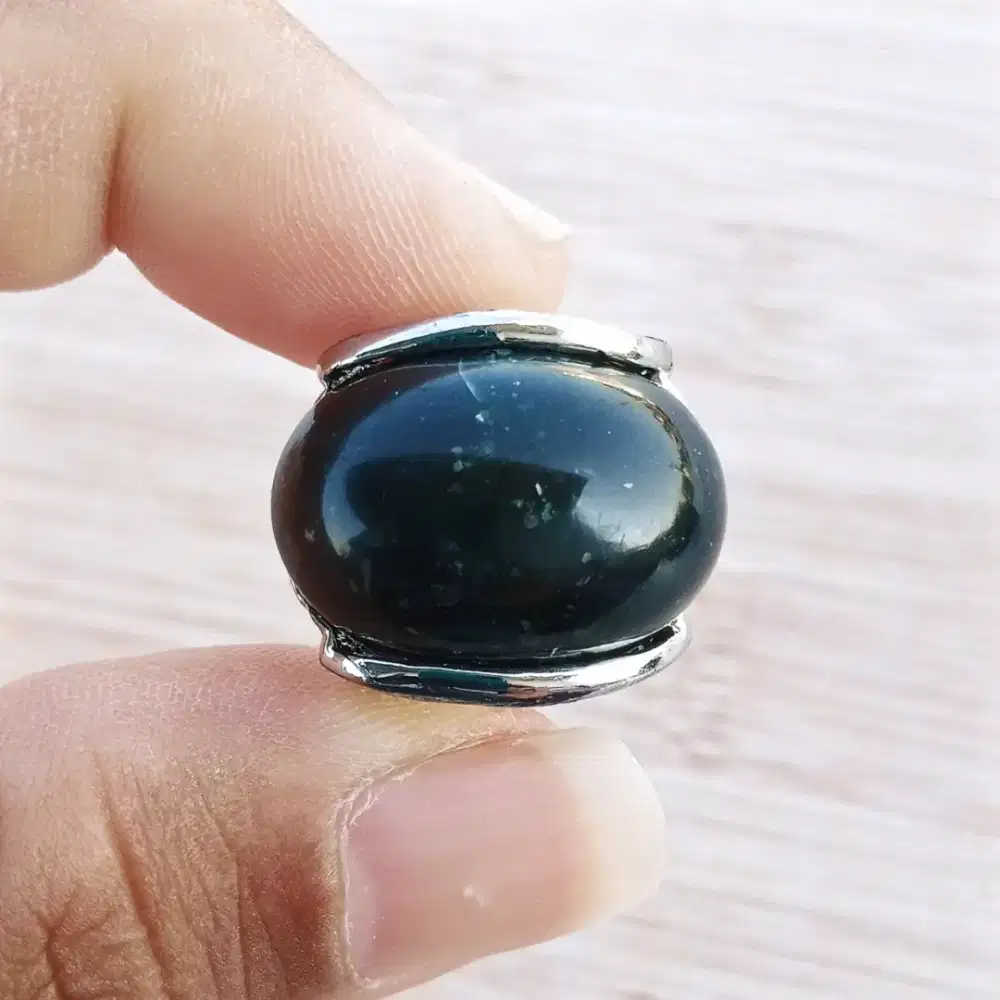 Cincin Batu Natural Black Jade / Giok Hitam