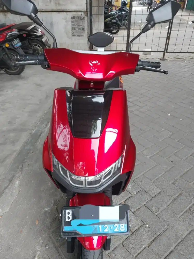 Yadea T9 2023 warna merah