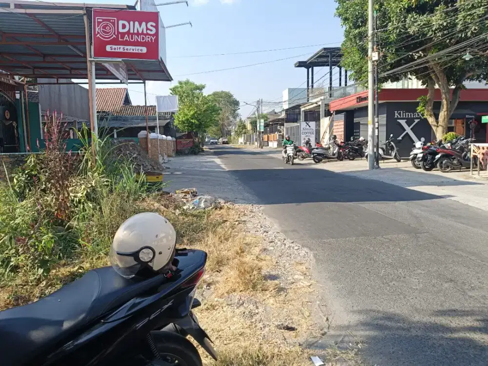 Disewakan tanah cocok untuk resto,cafe shop,bengkel dll di Maguwoharjo