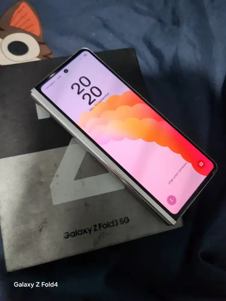 Jual cepat samsung z fold 3 5g ram 12/512 murmer aja