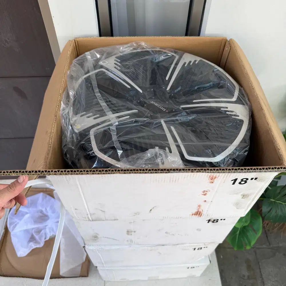Velg Original Jaecoo J5 R18 18x7.5 5x108 ET45 – Like New