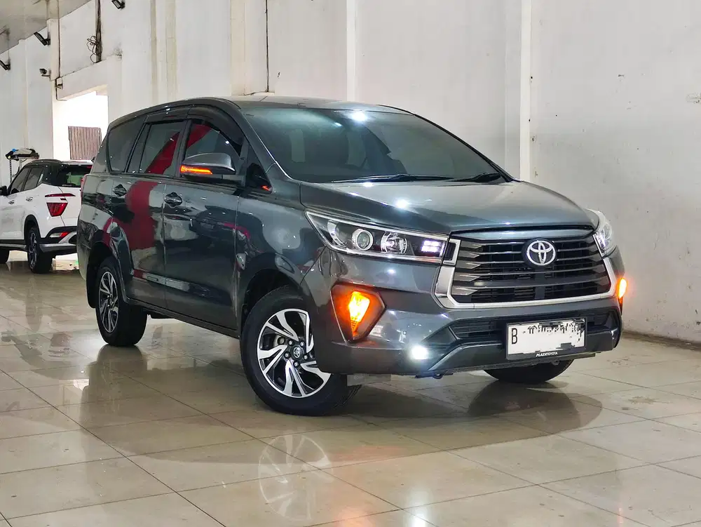 Toyota Innova V 2.4 AT 2022 Like new