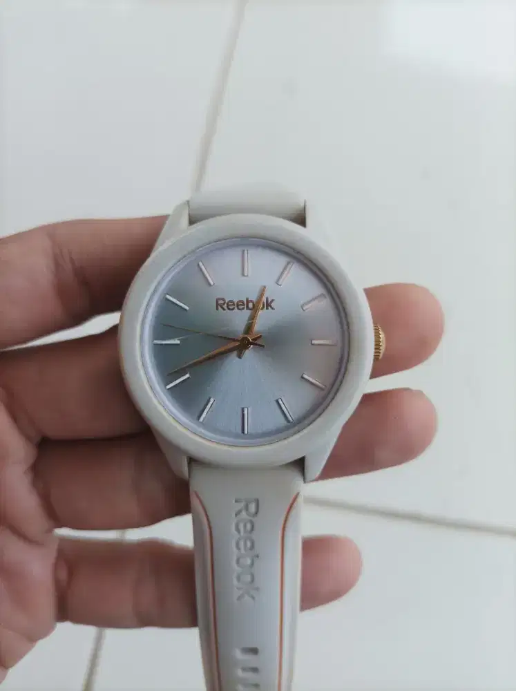Jam tangan Reebok