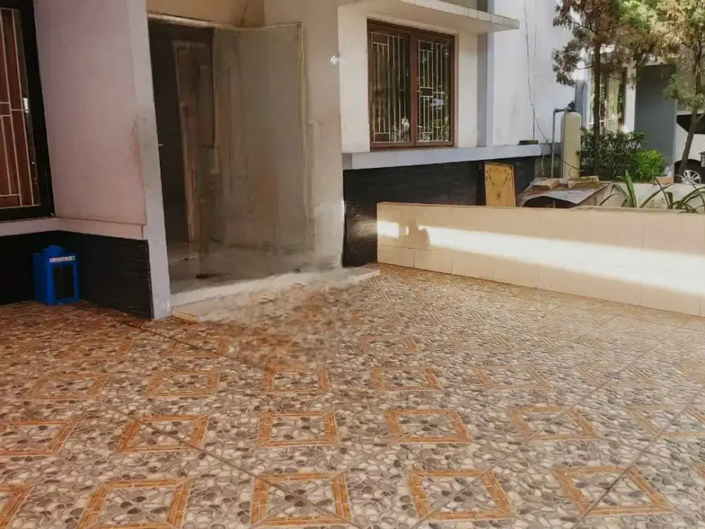 Disewakan Rumah Murah Lebar 9 Semi Furnished Cluster Zebrina, Jakarta Garden City, Jakarta Timur, 006