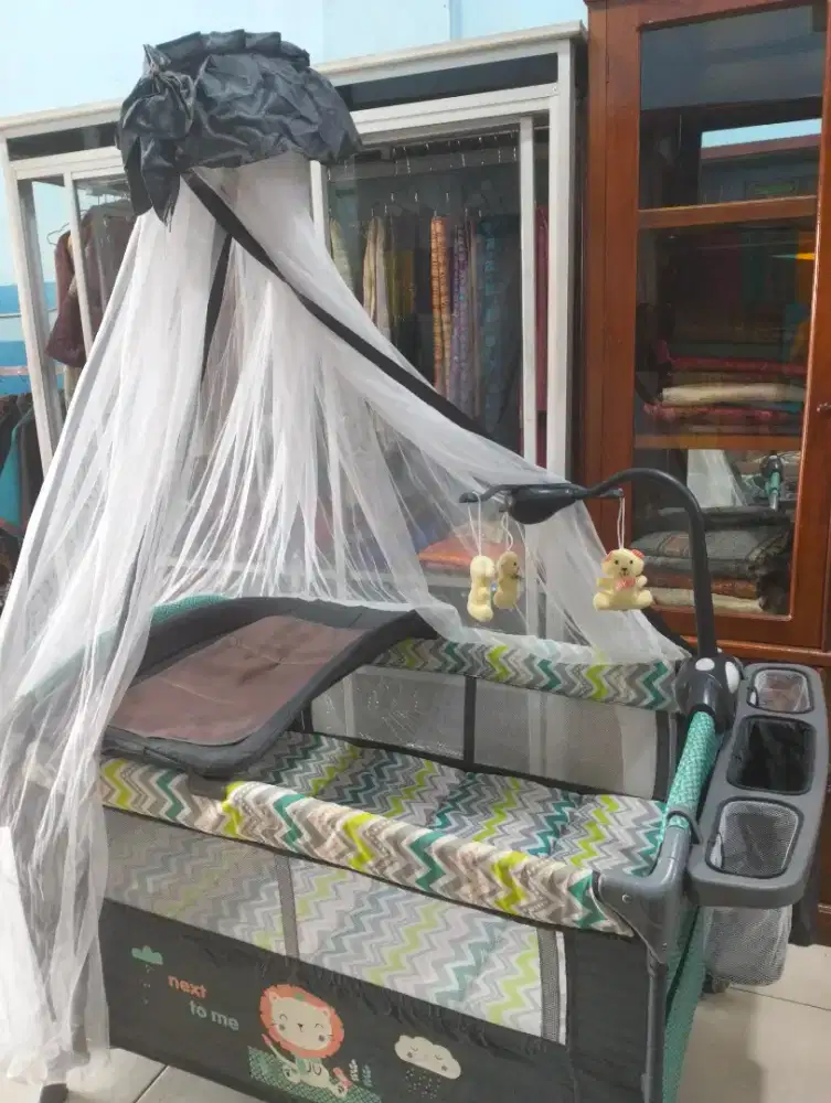 Box tempat tidur bayi