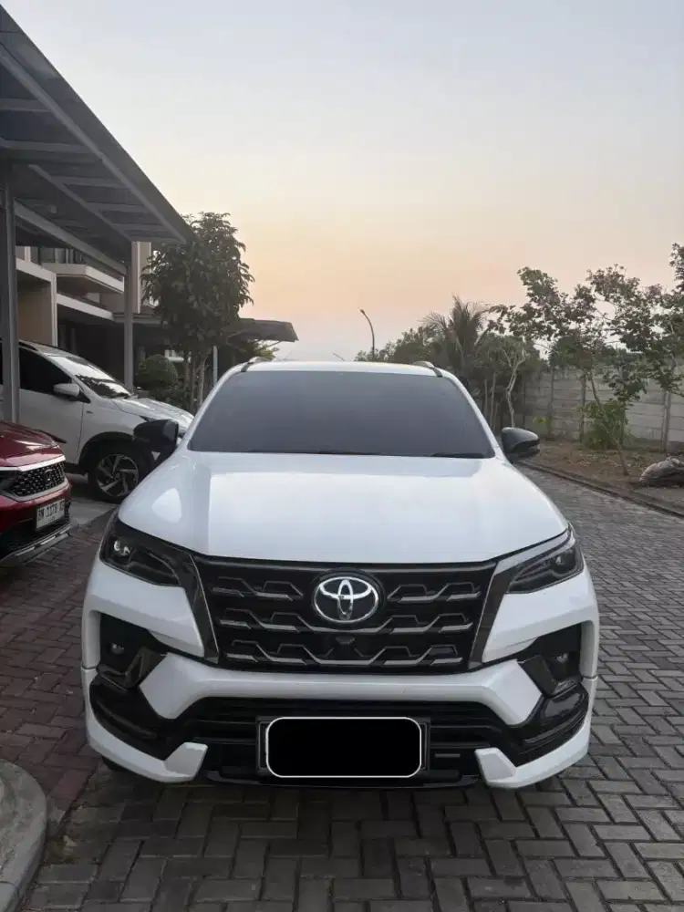 Toyota Fortuner 2.8 VRZ 4x4 AT GR SPORT 2022 White Perfect Condition